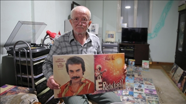 Koleksionisti ruan mijëra disqe të mbledhura që nga fëmijëria