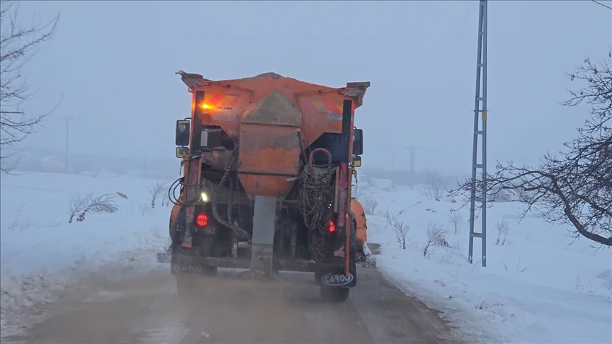 Rêbejaya Bîngol-Erziromê ji ber berfê ji trafîqê ra hat girtin