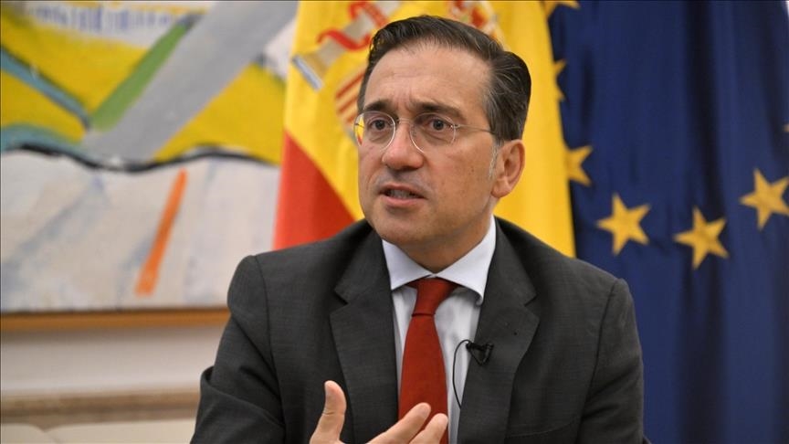 Kryediplomati spanjoll  BE ja të ndalojë së foluri dhe të fillojë të veprojë