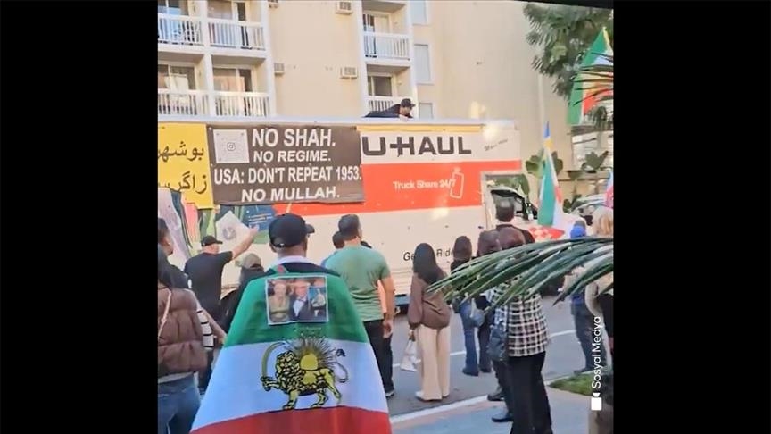 لوس أنجلوس.. إصابتان في اقتحام شاحنة لتجمع مؤيد لاحتجاجات إيران