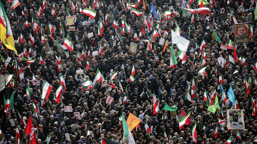 Manifestations en Iran: Le président français pointe une "violence d’État"