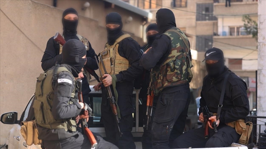 تفكيك مجموعة مسلحة "خارجة عن القانون" بريف دمشق