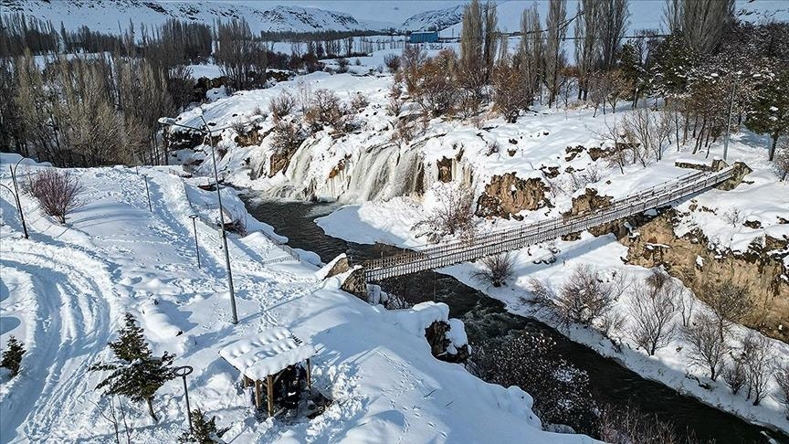 Li Rojhilatê Anadoluyê berf tê payîn û hewa sar e