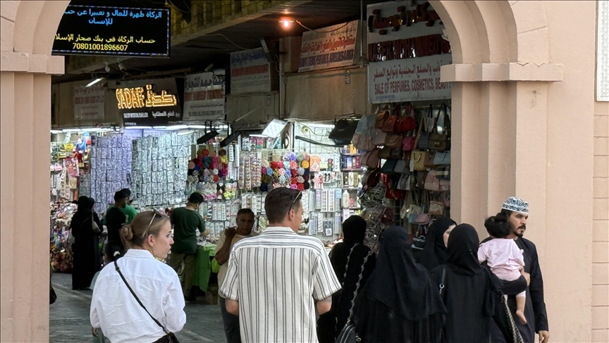 كورنيش وسوق "مطرح".. بحر عُمان يجمع الطبيعة والتراث