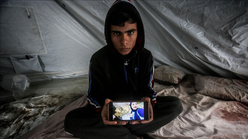 Gazze'de evlendikten iki gün sonra eşini kaybeden Filistinli genç adam, yaşadığı travmayı atlatamıyor