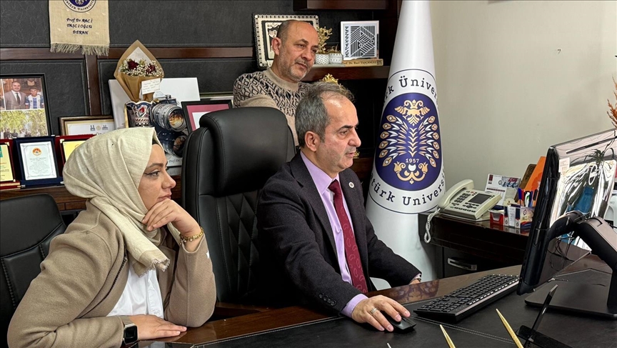 Erzurum'da gazeteci yetiştiren akademisyenler, AA'nın "Yılın Kareleri"ni oyladı