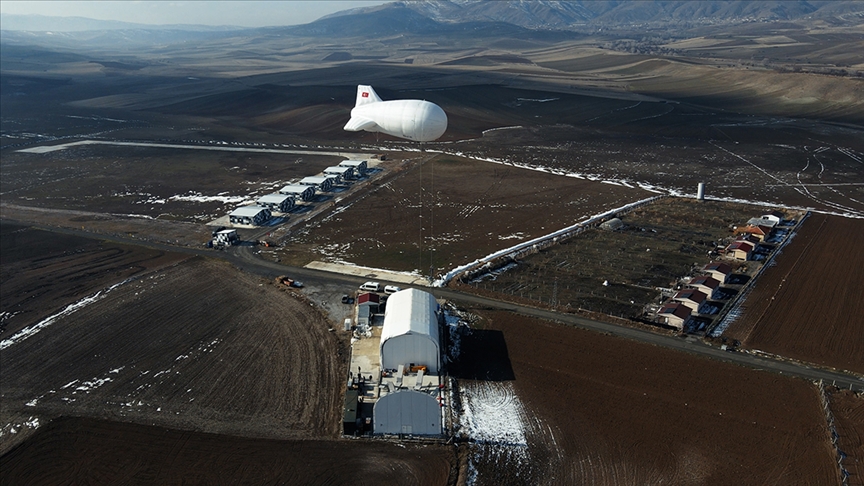 "Uçan karakol" GÖKÇERİ sınırları zorluyor