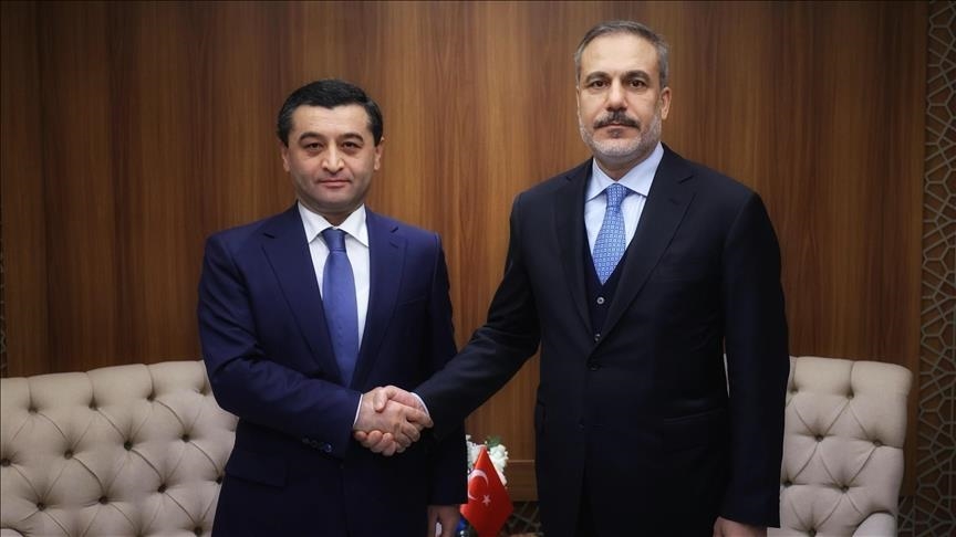 Ministri i Jashtëm turk Fidan zhvillon bisedë telefonike me homologun uzbek
