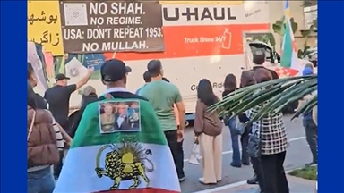 حمله یک کامیون به میان تجمع‌کنندگان حامی اعتراضات ایران در لس‌آنجلس