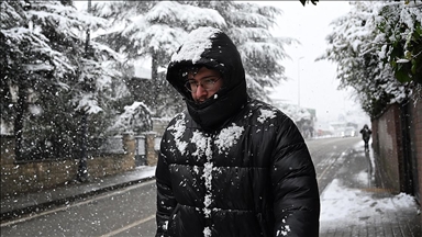 İstanbul'un bazı ilçelerine kar yağmaya başladı