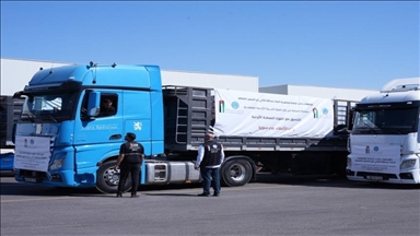 الأردن يرسل 51 شاحنة مساعدات إلى سوريا