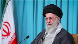 Lideri suprem i Iranit, Khamenei poston një foto ku Trumpi shfaqet si faraon