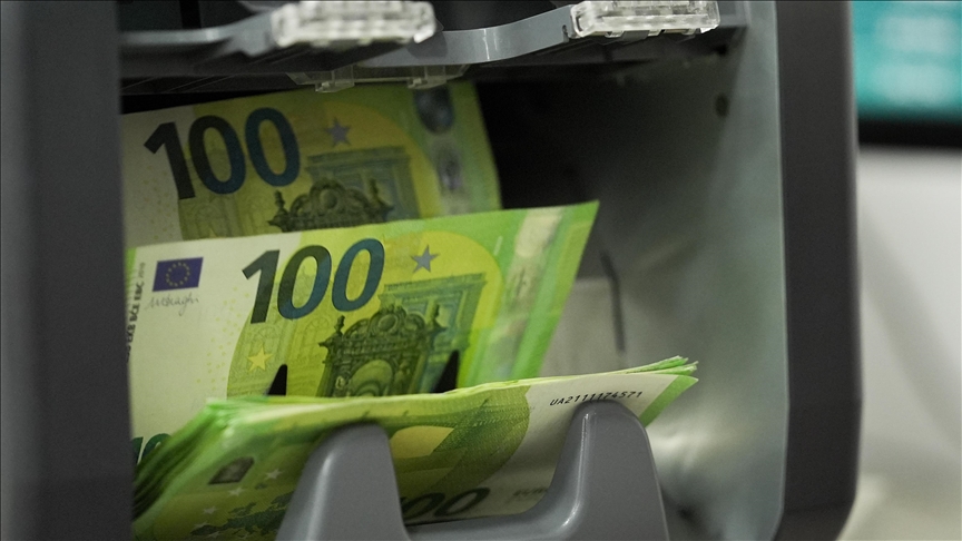 France: les milliardaires deux fois moins taxés que le reste des Français, selon l'économiste Gabriel Zucman