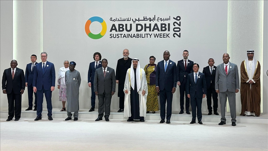 Rama merr pjesë në Samitin e Javës së Zhvillimit të Qëndrueshëm në Abu Dhabi