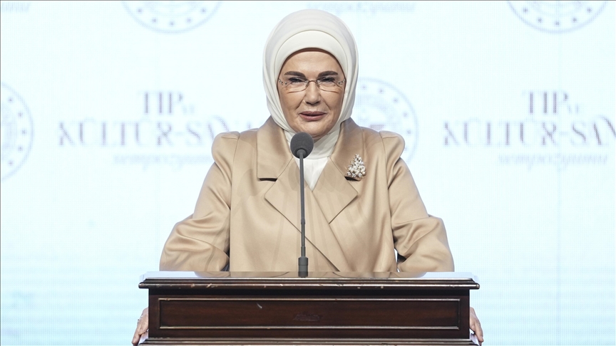 Emine Erdoğan: Teknolojinin sunduğu imkanları insani bir dokunuşla genişletecek her yaklaşım vazgeçilmezdir