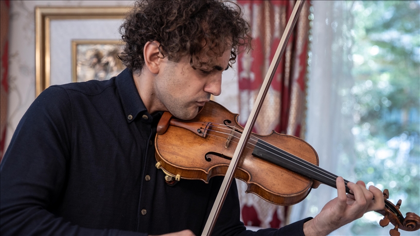 Virtuozi i violinës  Elvin Hoxha Ganiyev  do të performojë në Tiranë më 16 janar