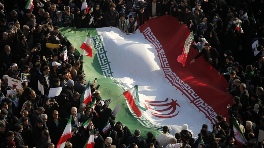 La France déconseille formellement les déplacements en Iran et appelle ses ressortissants à quitter le pays