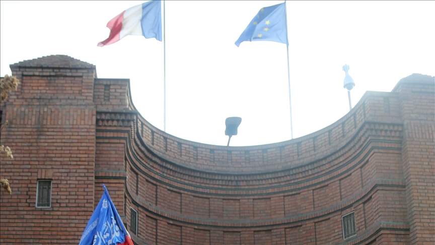 Non‑essential French embassy staff depart Iran: Reports