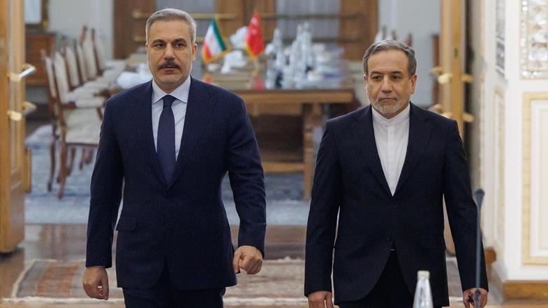 Türkiye : Fidan discute avec l’Iran de la répression et reçoit l’envoyé américain pour la Syrie