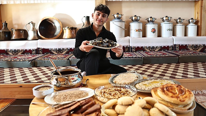 17 yaşındaki gencin anneanne ve babaannesinin tarifleriyle yaptığı yemekler ilgi görüyor