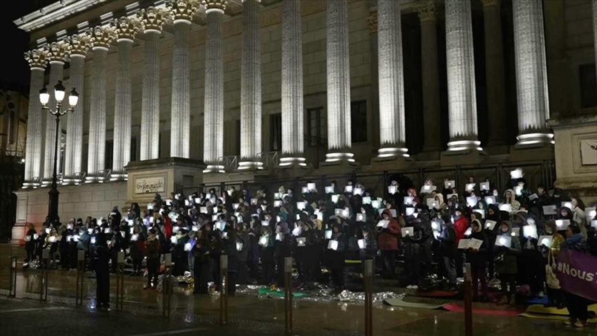 Lyon : un "die-in" féministe en hommage aux victimes de féminicides
