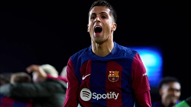 قدم.. برشلونة الإسباني يضم المدافع البرتغالي جواو كانسيلو