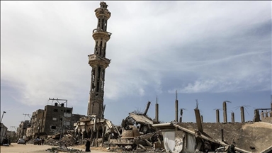 غزة.. مصرع فلسطيني إثر سقوط مئذنة مسجد قصفته إسرائيل سابقا 