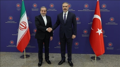 Хакан Фидан и Аббас Эракчи обсудили развитие событий в Иране