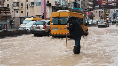 Doğu Kudüs'te şiddetli yağış nedeniyle evlerini su basan 2 Filistinli yaşamını yitirdi