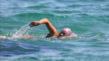 Bengisu Avcı "buzullardaki erimeye karşı" kulaç atacak