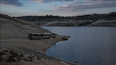 25 rescued after river flooding traps families in Syria’s Homs