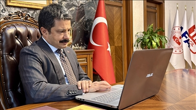 Kırşehir Valisi Demiryürek, AA'nın "Yılın Kareleri" oylamasına katıldı