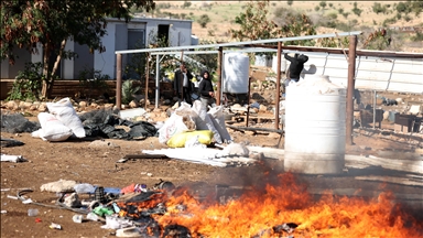 اعتداءات المستوطنين تهجر فلسطينيي "شلال العوجا" شرقي الضفة