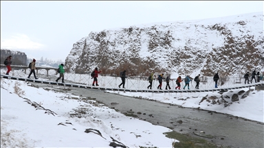 "وادي مراد".. مقصد عشاق الطبيعة الشتوية شرقي تركيا 