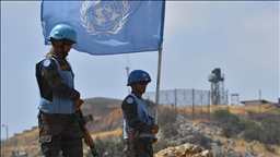 يونيفيل: طلبنا من إسرائيل وقف النار بعد قذيفتين أصابتا مهبط مروحياتنا 