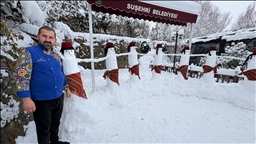 Ji berfê ekîba folklorê çêkir