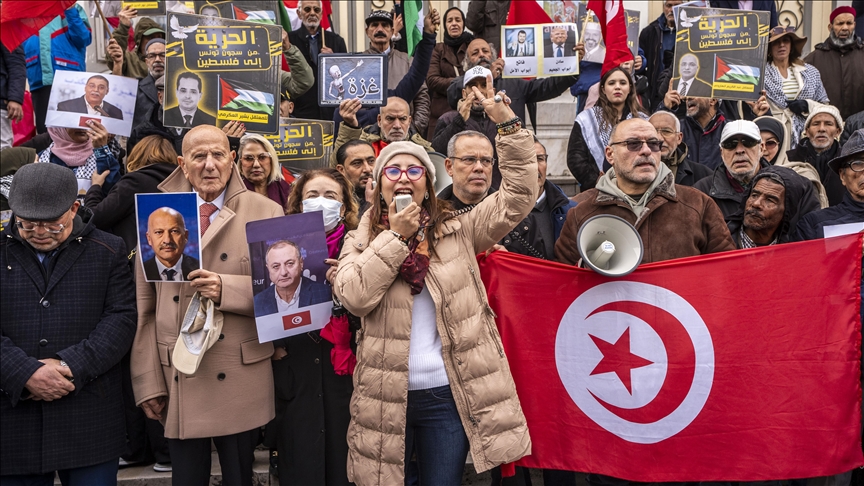 14 janvier en Tunisie: Polémique autour de la Révolution, de l'intervention étrangère et de la démocratie