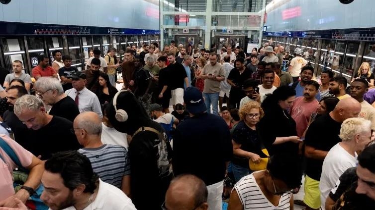 صحيفة إسرائيلية: رئيس بلدية ديمونة يوجه بفتح الملاجئ