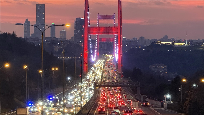 İstanbul'da akşam saatlerinde trafik yoğunluğu yüzde 85'e çıktı