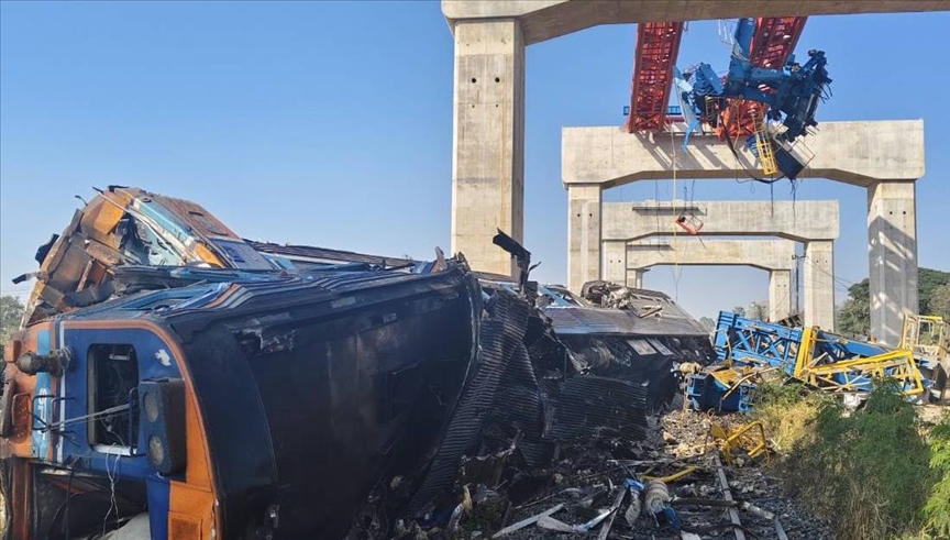 UPDATE - Kran pao na voz u Tajlandu: 28 mrtvih, 80 povrijeđenih