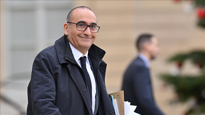 France : dix militants britanniques d’extrême droite interdits de territoire français