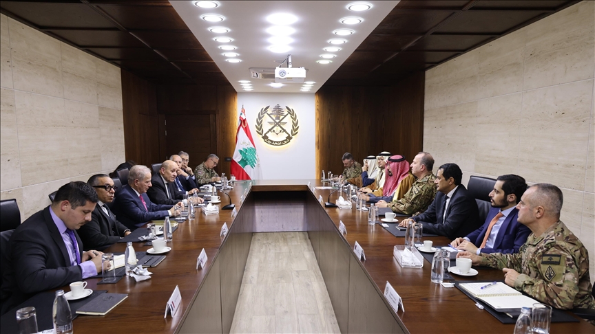 قائد الجيش اللبناني يبحث مع مسؤولين عرب ودوليين الأوضاع في بلاده