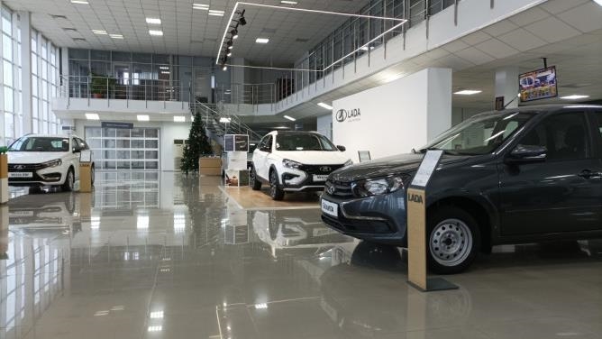 Продажи российского автопроизводителя «АвтоВАЗ» в 2025 году упали на 26%