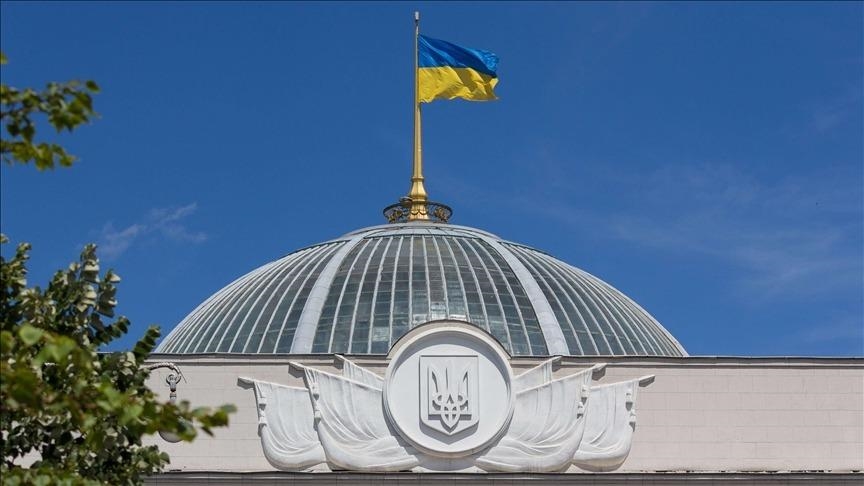 Верховная Рада Украины продлила военное положение и мобилизацию 