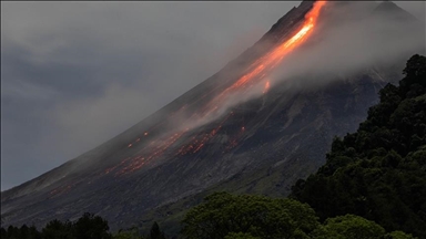 Gunung Marapi di Sumatera Barat kembali erupsi, Kolom abu vulkanik capai 1.600 meter