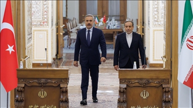 Turkish, Iranian foreign ministers discuss ongoing regional tensions