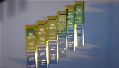 Gold hits new record high amid rate-cut expectations from Fed