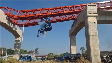 وەرگەڕانی شەمەندەفەرێک لە تایلاند گیانلەدەستدانی ٢٧ کەس و برینداربوونی ٨٠ کەسی لێکەوتەوە