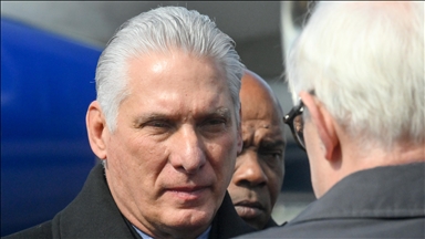 Cuban president pays condolence visit to Venezuelan Embassy in Havana