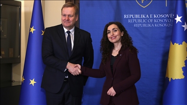 Sorensen: Duhet të sigurohemi që të dyja palët Kosovë-Serbi të ulen dhe të bisedojnë